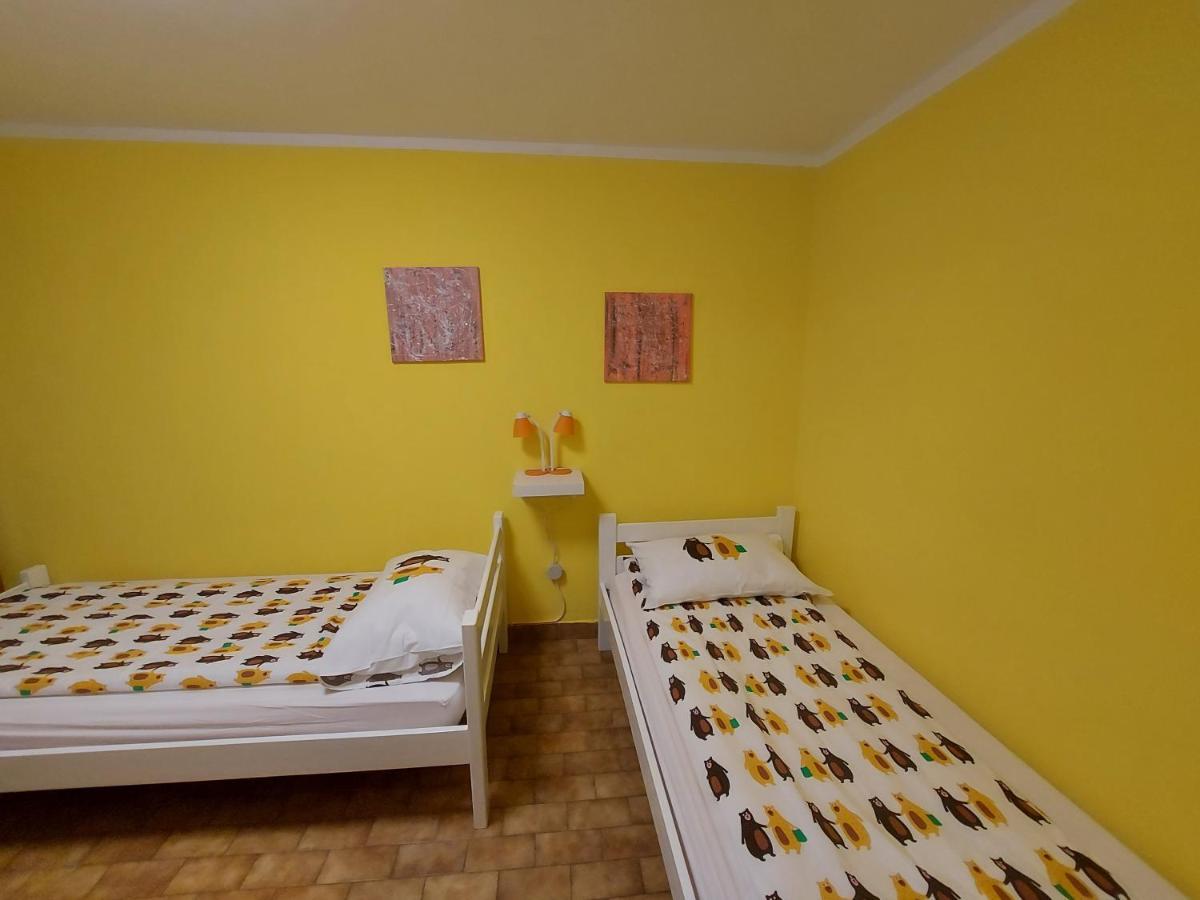Terra Apartments ไพราน ภายนอก รูปภาพ