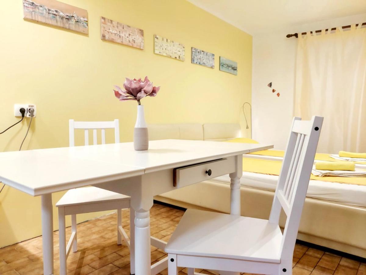 Terra Apartments ไพราน ภายนอก รูปภาพ