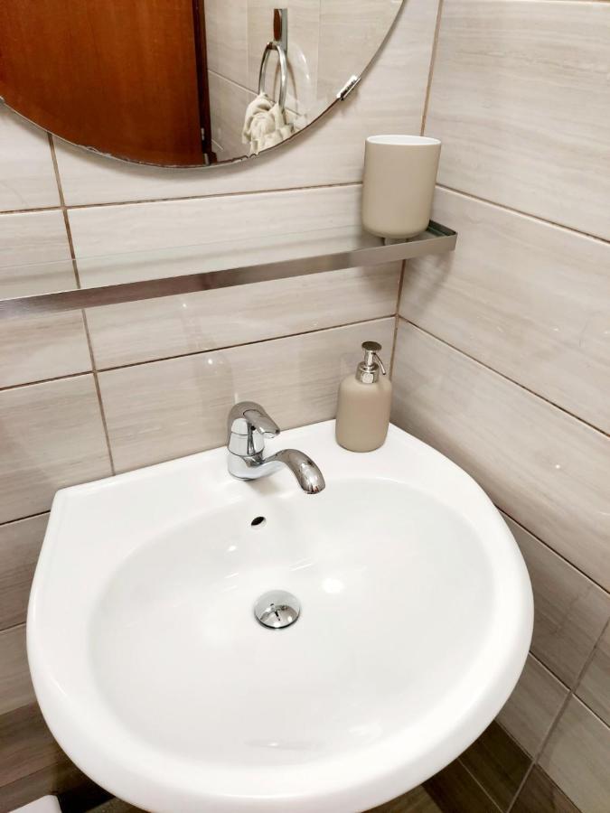 Terra Apartments ไพราน ภายนอก รูปภาพ